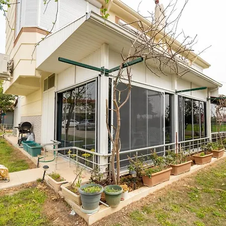 Serene House In With Shared Pool Garden