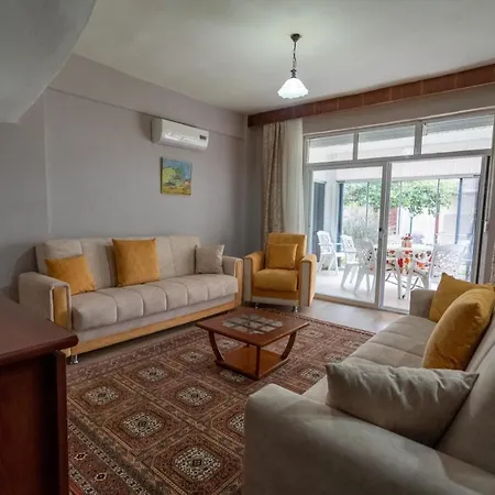 Apartment Serene House In With Shared Pool Garden