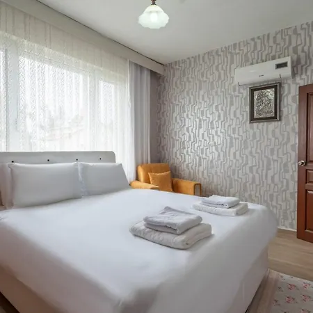 Apartment Serene House In With Shared Pool Garden *