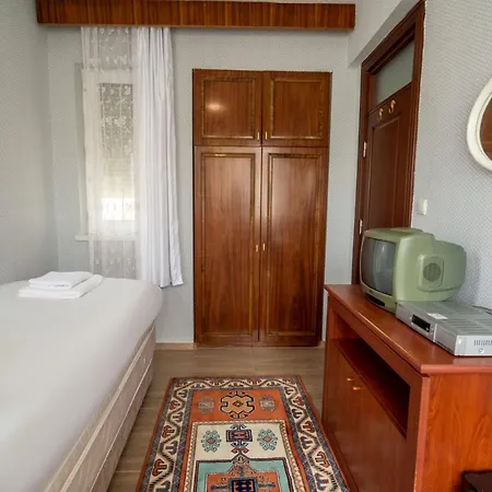 Serene House In With Shared Pool Garden Antalya