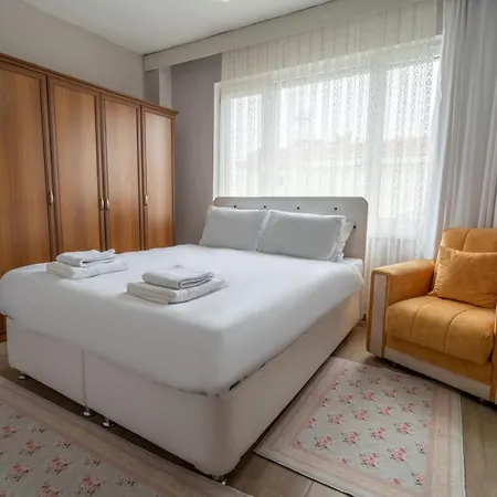 Apartment Serene House In With Shared Pool Garden Antalya