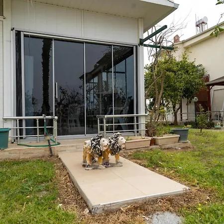 Serene House In With Shared Pool Garden Antalya